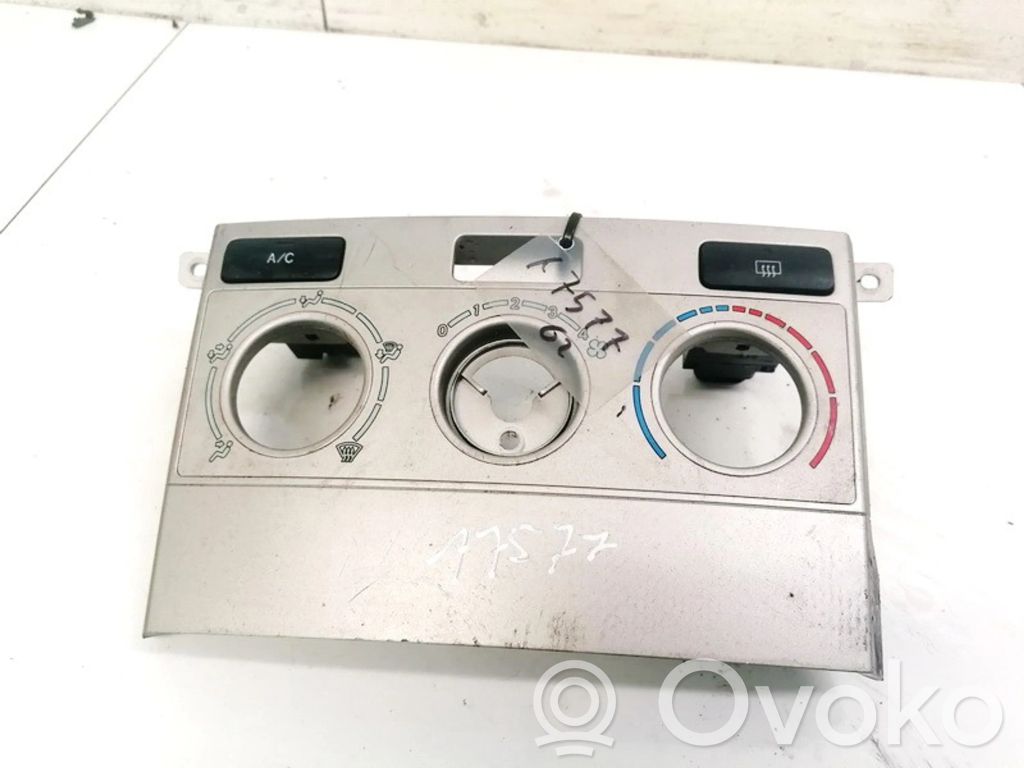 Toyota Corolla Verso AR10 Bouton de dégivrage pare-brise 