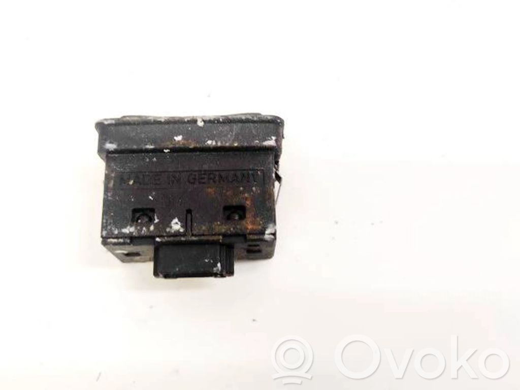 Interrupteur commade lève-vitre   8368974,8368974