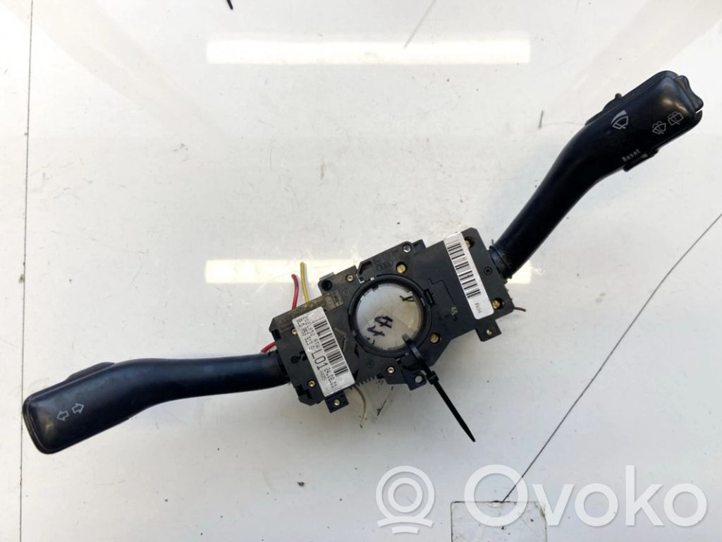 Volkswagen PASSAT B5.5 Leva/interruttore dell’indicatore di direzione e tergicristallo 