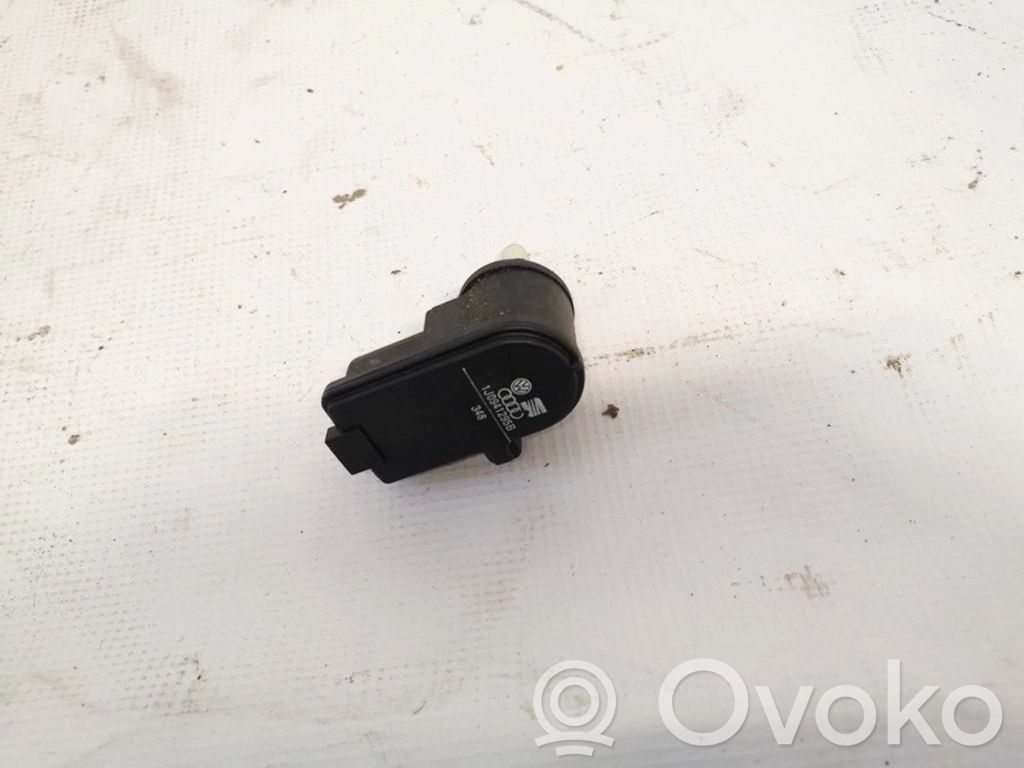 Volkswagen Golf IV Moteur de réglage du niveau des phares 
