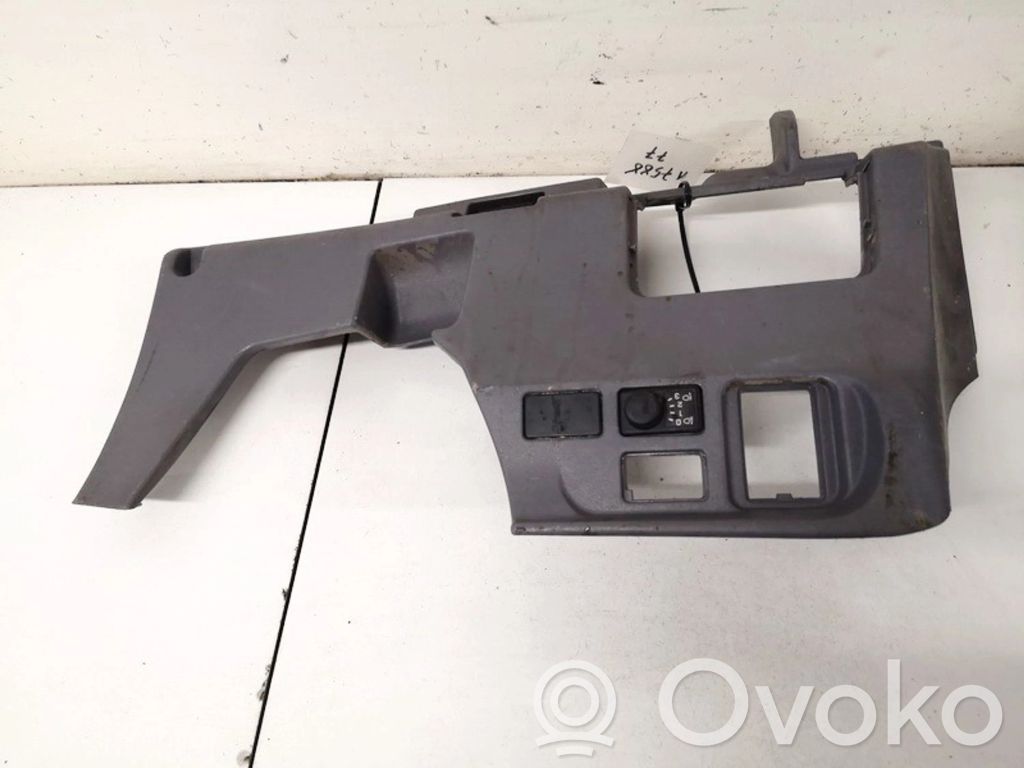 Nissan Almera Tino Altra parte interiore