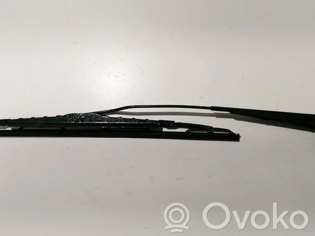 Volkswagen PASSAT B5 Braccio della spazzola tergicristallo anteriore 
