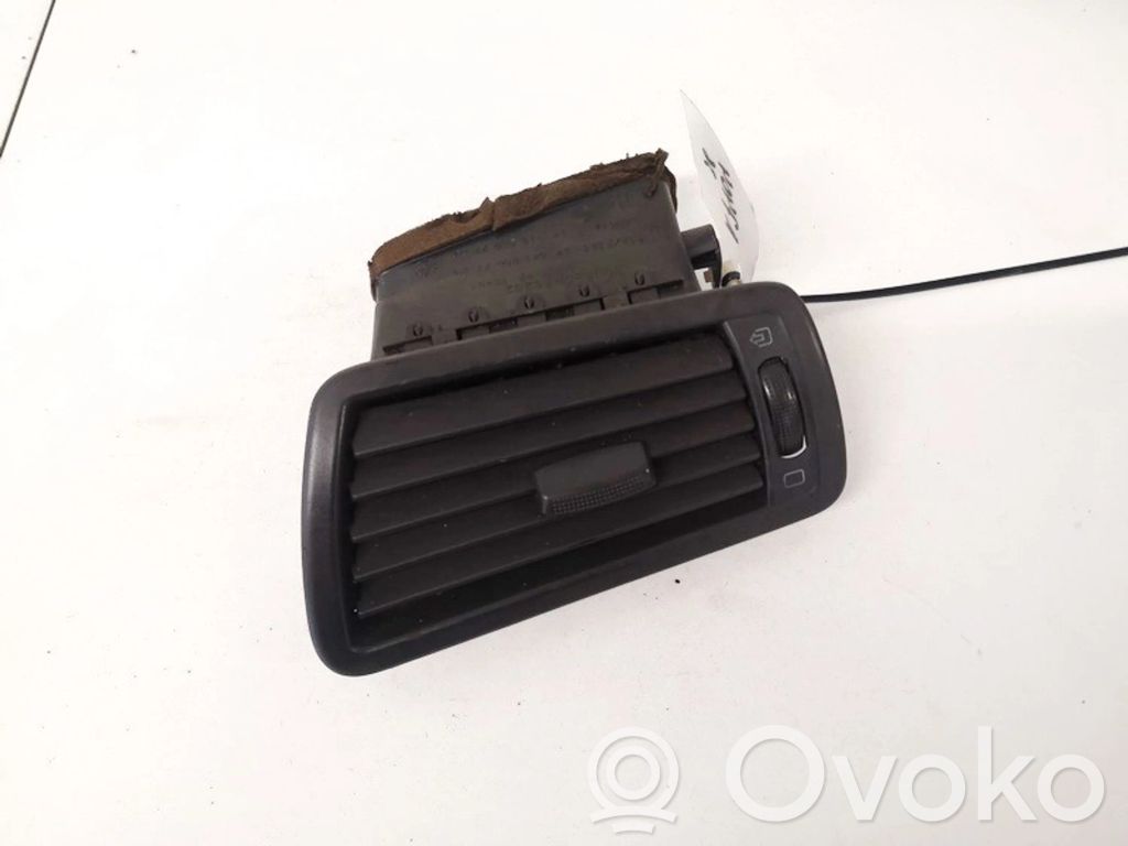 Peugeot 807 Grille d'aération centrale 