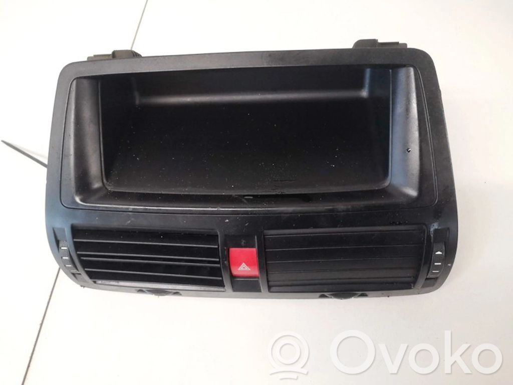 Skoda Octavia Mk2 (1Z) Griglia di ventilazione centrale cruscotto