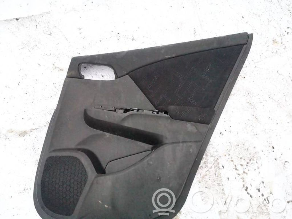 Honda Civic IX Takaoven verhoilu