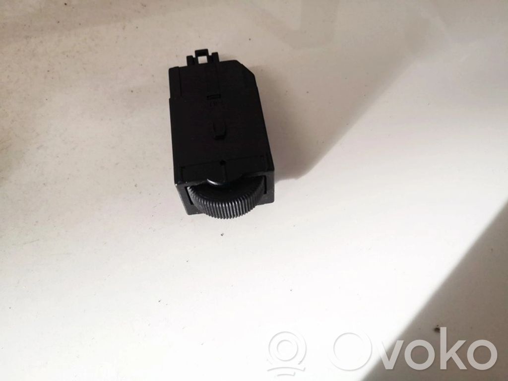 Comutator control nivel faruri   MR114072,MR114072