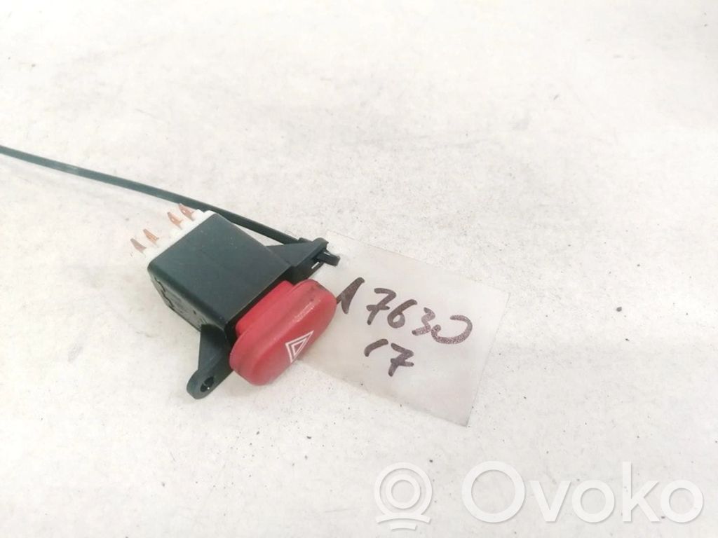 Hätävilkkujen kytkin   822955,035,822955