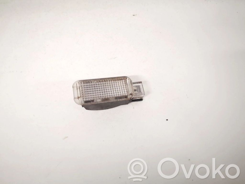 Volkswagen PASSAT B5.5 Altre luci abitacolo