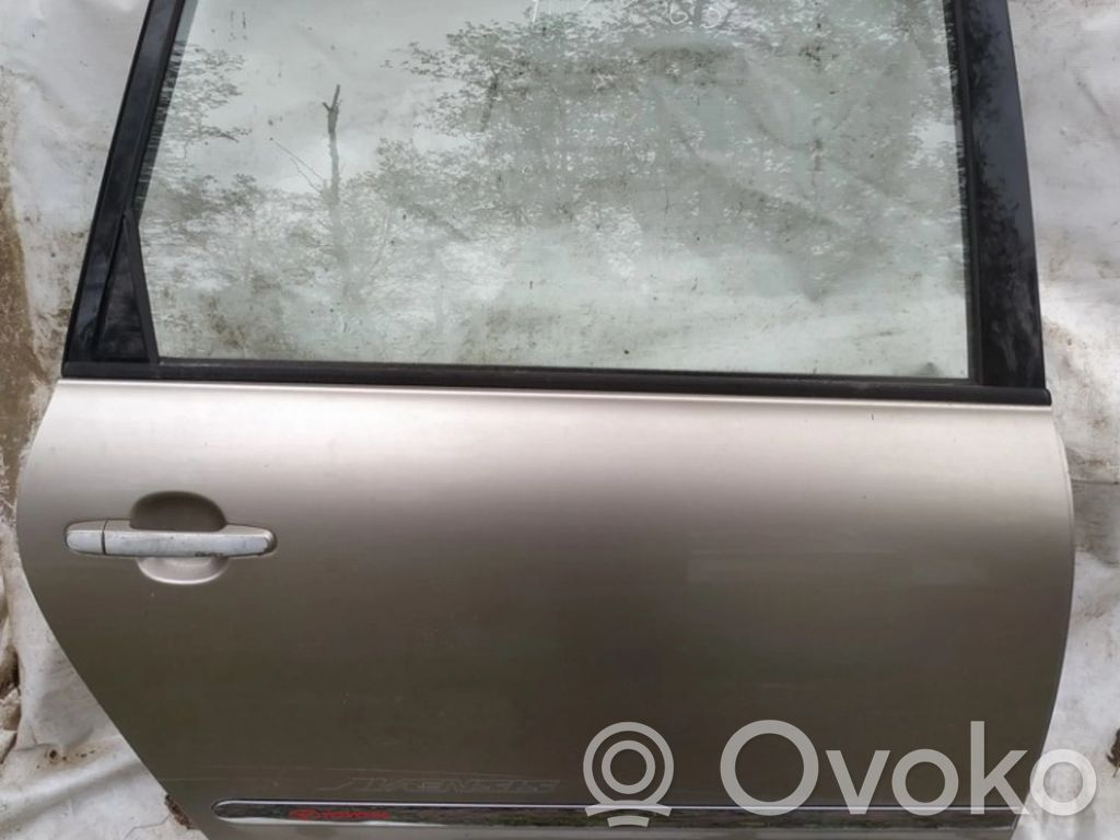 Toyota Avensis Verso Задняя дверь 