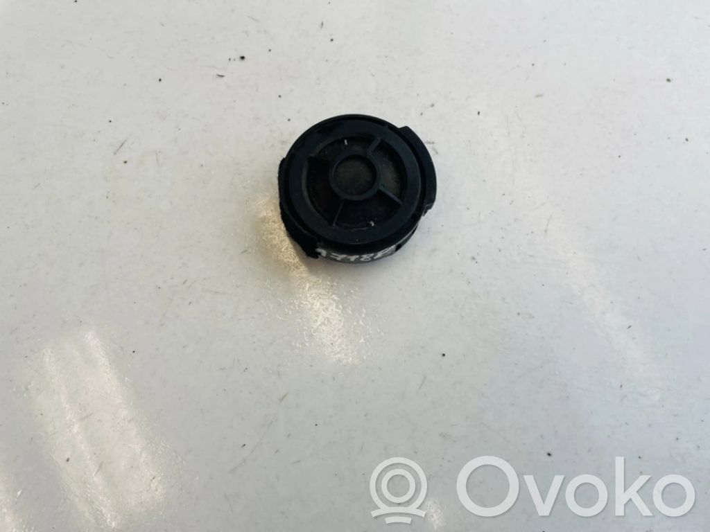 Audi A4 S4 B6 8E 8H Altavoz de la puerta delantera