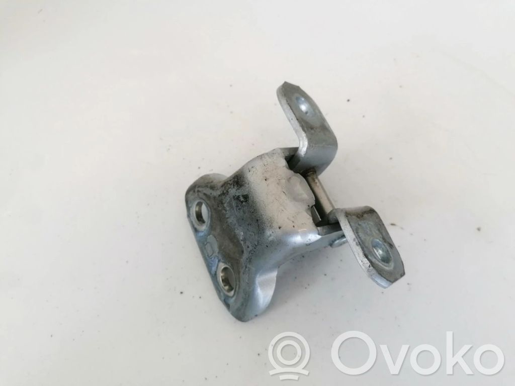 Toyota RAV 4 (XA30) Cerniera inferiore della portiera posteriore