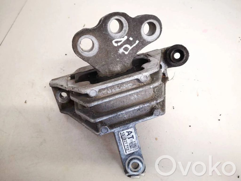 Opel Insignia A Wspornik / Mocowanie silnika 