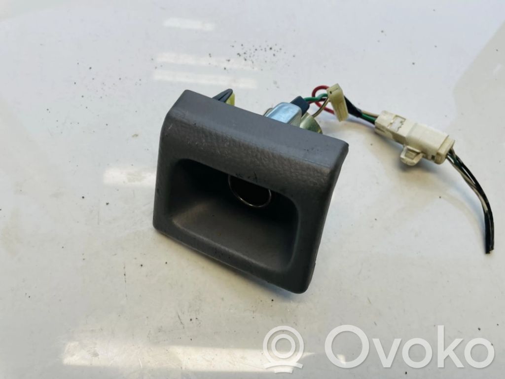 Toyota Avensis Verso Brichetă