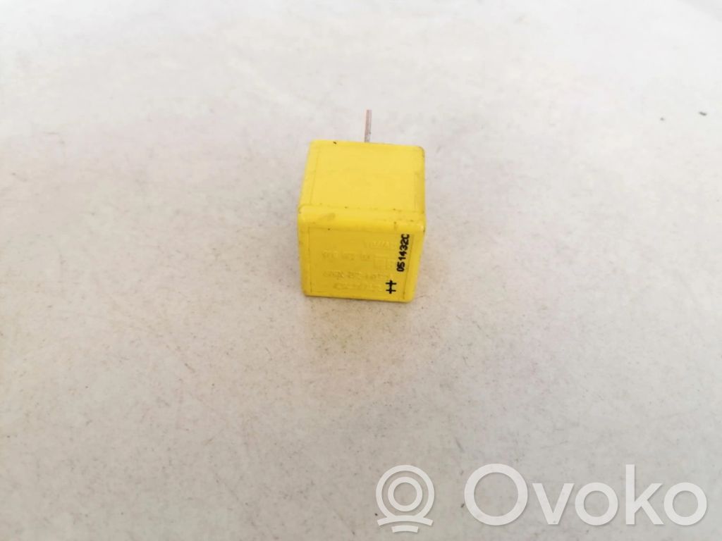 Altri relè   90226846,V23134J52X369,90226846,V23134J52X369