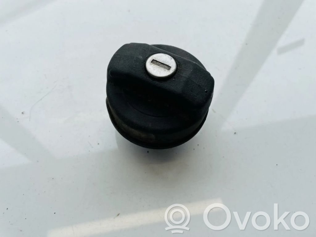 Audi A6 S6 C4 4A Tappo del serbatoio del carburante