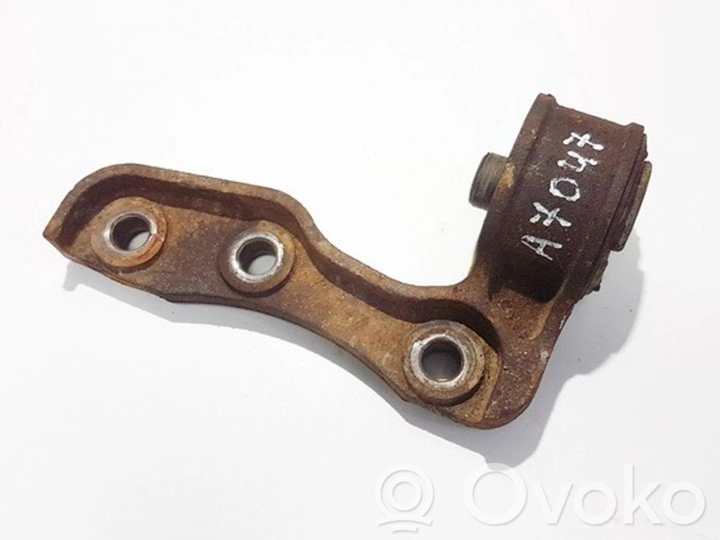 Engine mount bracket   2J09,2J09
