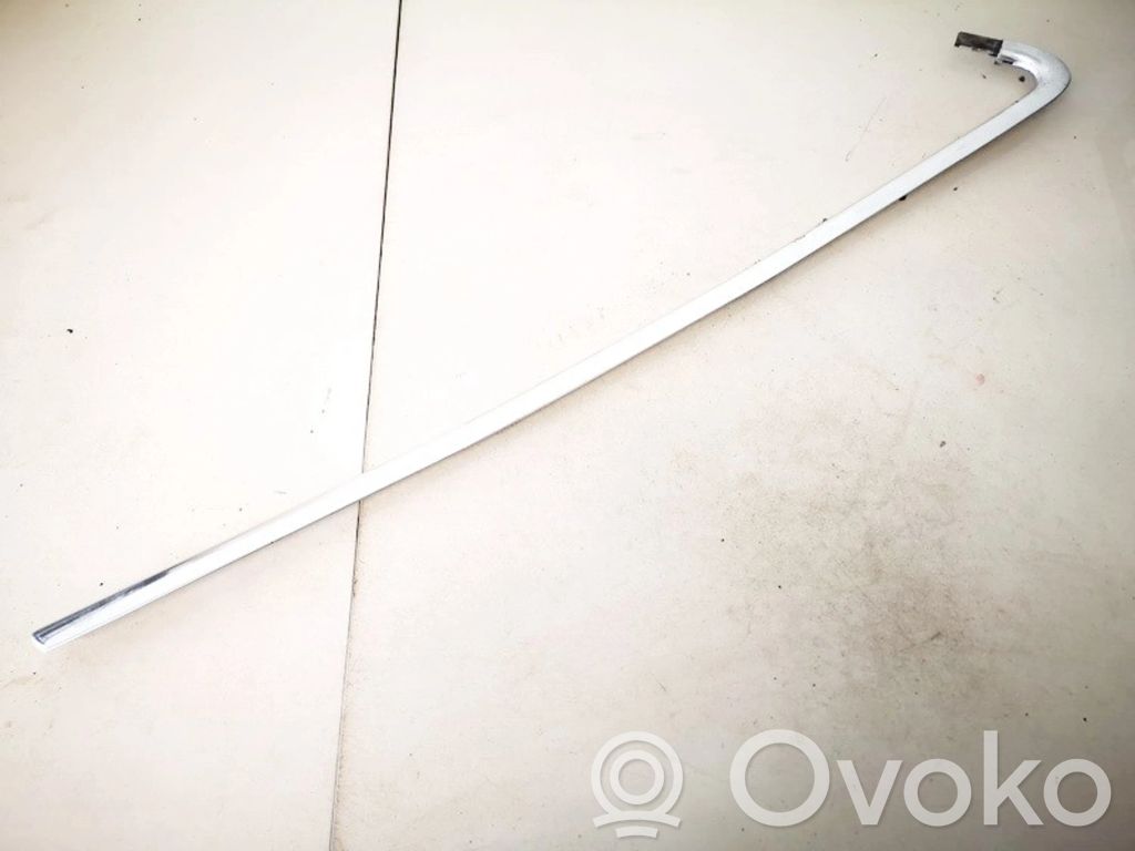 Audi A6 S6 C6 4F Moulures des vitres de la porte arrière