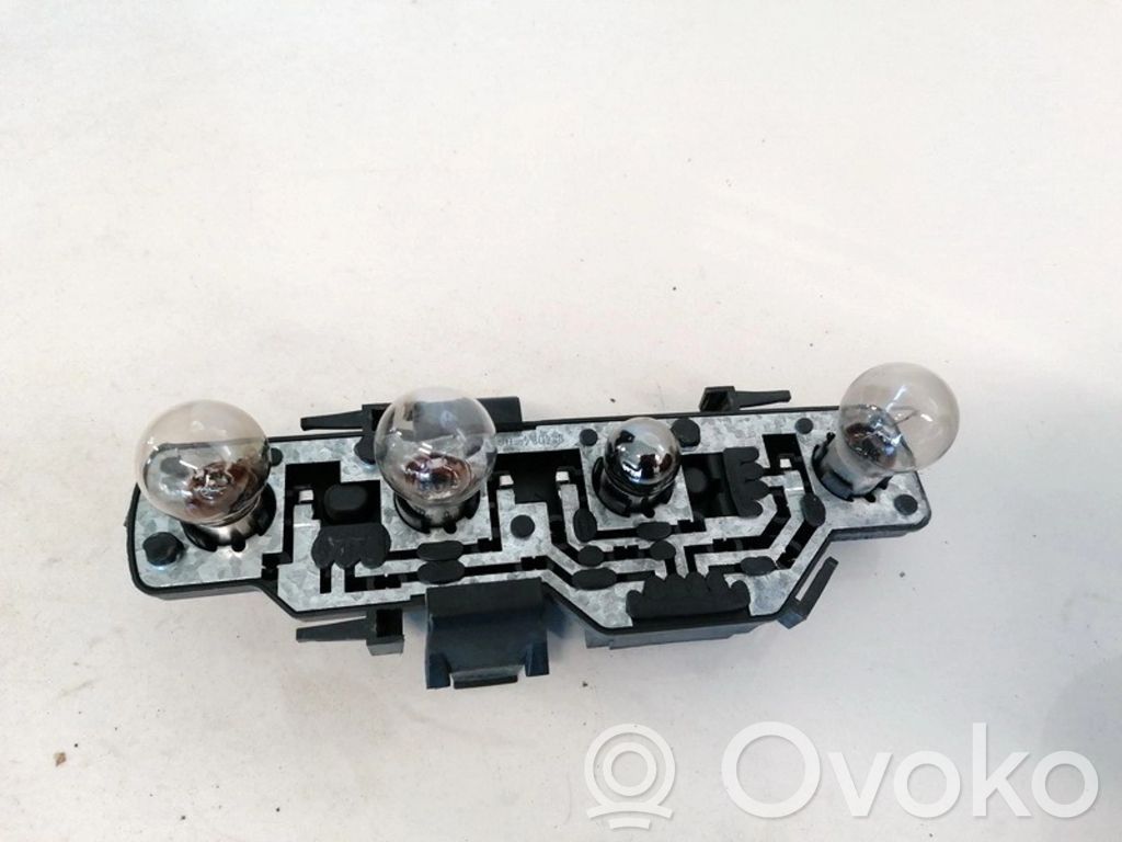 Volkswagen Polo III 6N 6N2 6NF Suport becuri lampă spate 