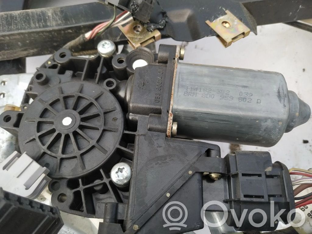 Silnik regulatora szyby drzwi przednich   8D0959802D,8D0959802D