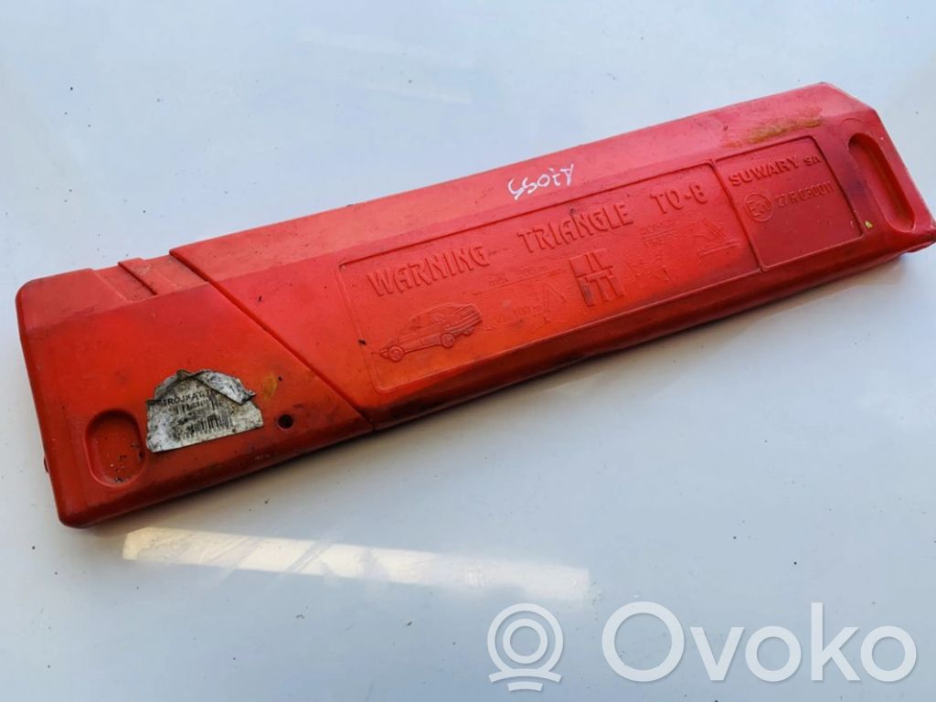 Volvo S40, V40 Segnale di avvertimento di emergenza 