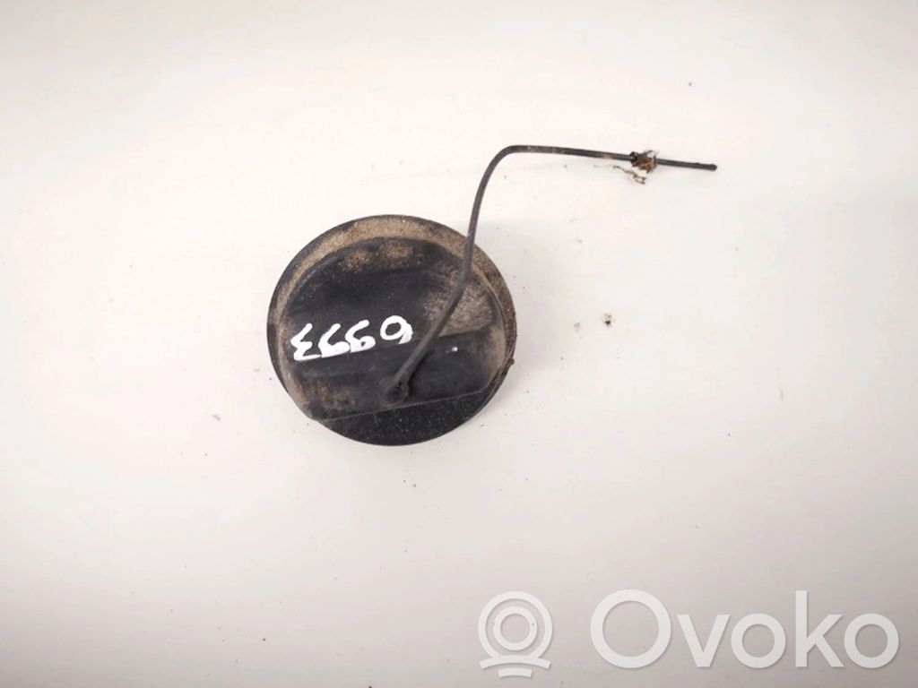 Opel Vivaro Tappo del serbatoio del carburante
