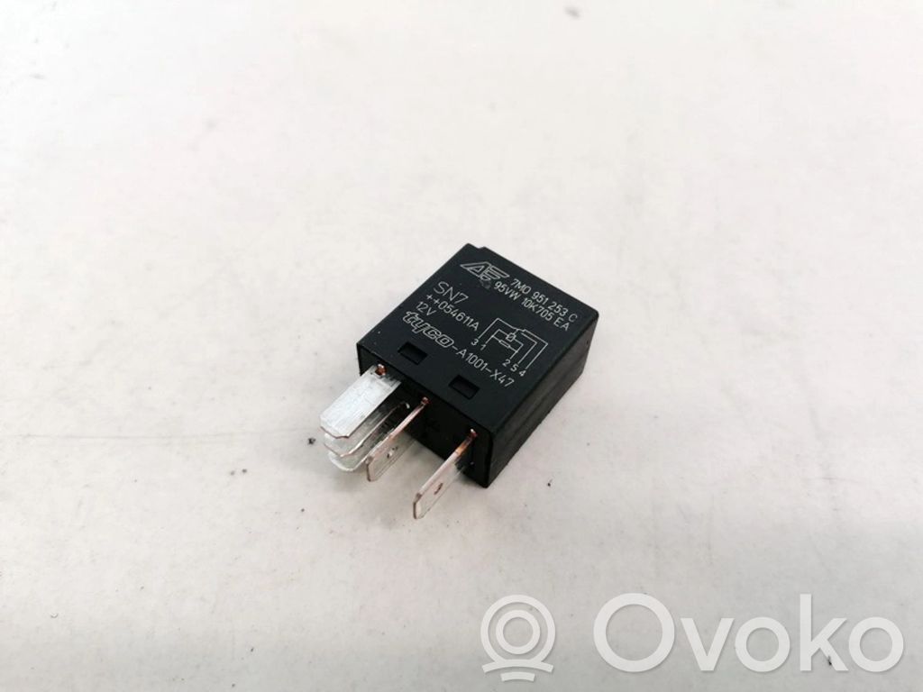 Autres relais   7M0951253C,95VW10K705EA,7M0951253C,95VW10K705EA
