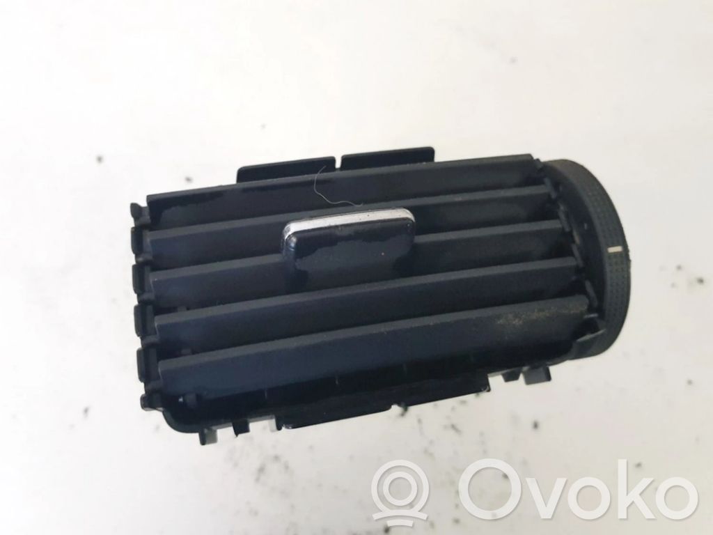 Toyota Avensis T250 Griglia di ventilazione centrale cruscotto 