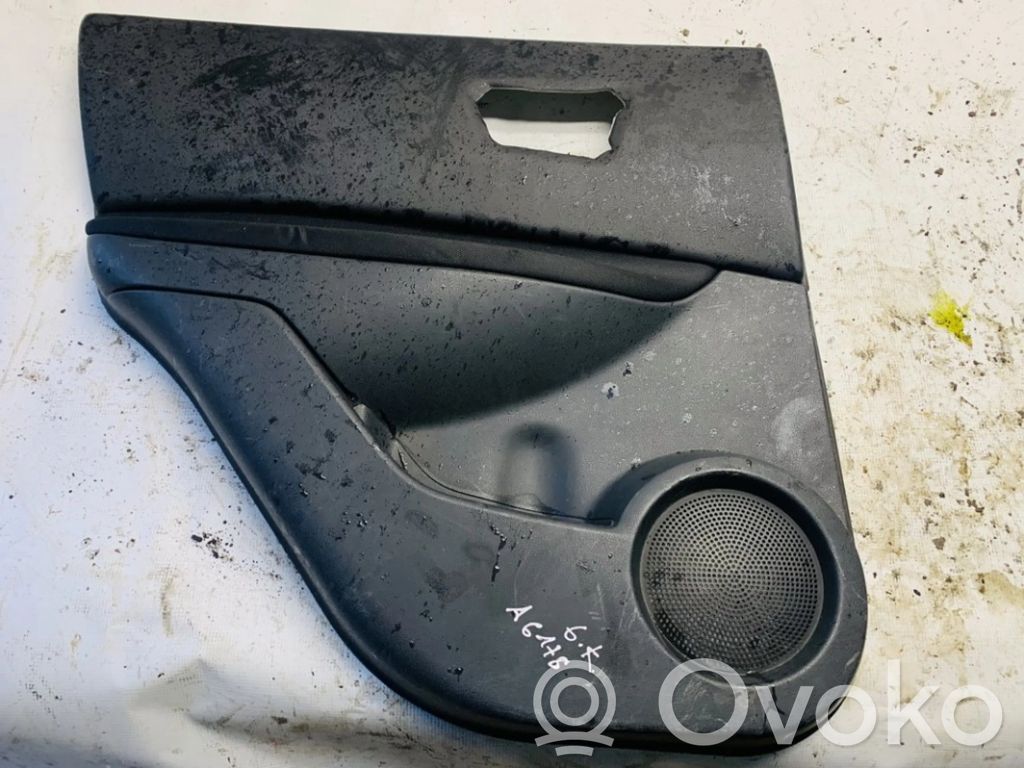 Nissan Qashqai Rivestimento del pannello della portiera posteriore