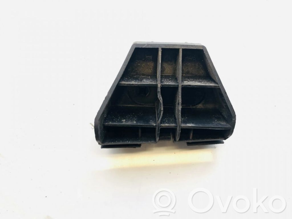 Toyota Avensis T250 Support de pare-chocs arrière