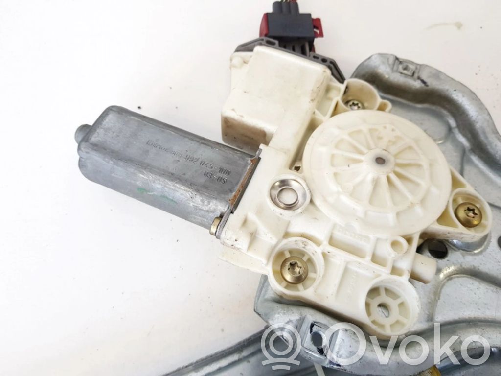 Toyota Avensis T250 Motorino alzacristalli della portiera posteriore 