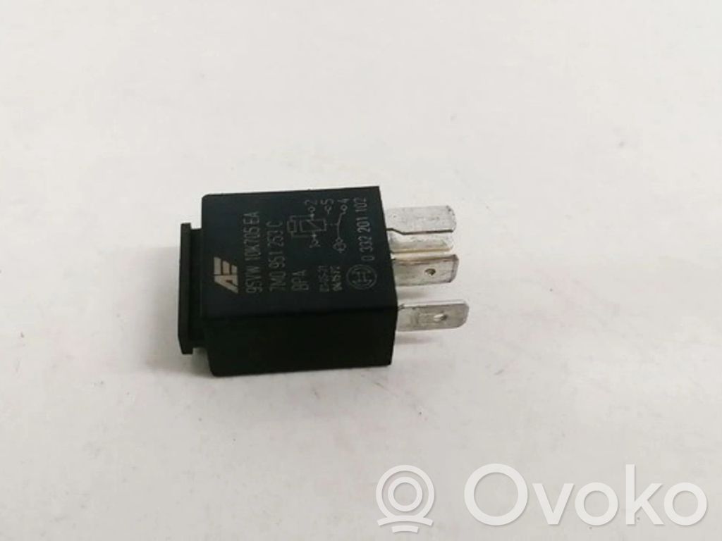 Sonstige Relais   7M0951253C,95VW10K705EA,7M0951253C,95VW10K705EA