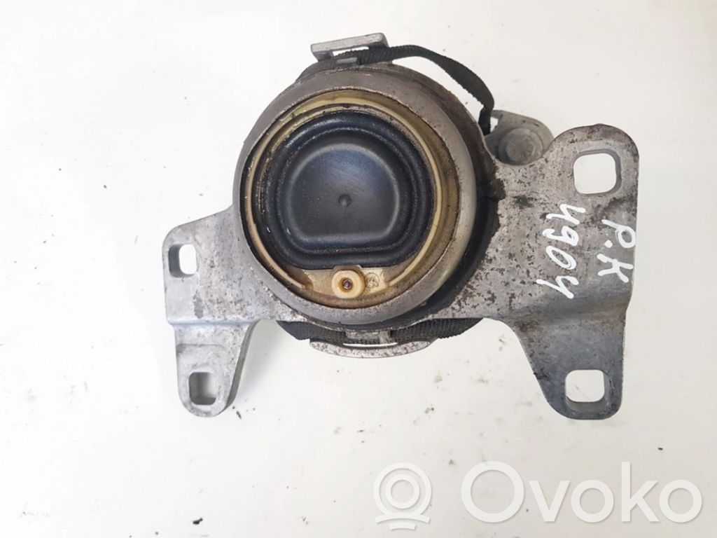 Volvo V40 Engine mount bracket 