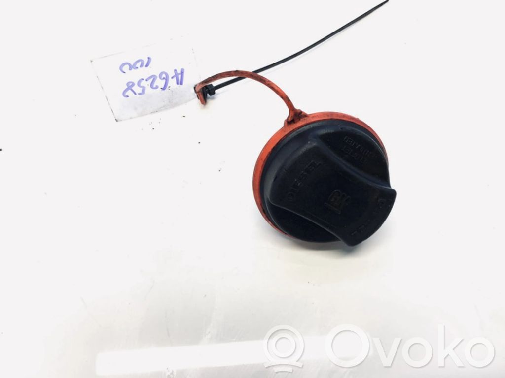 Opel Zafira B Tappo del serbatoio del carburante