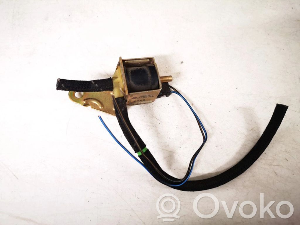 Audi A4 S4 B5 8D Solenoid supapă turbosuflantă 