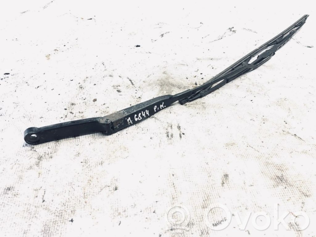 Audi A4 S4 B5 8D Bras d'essuie-glace avant 