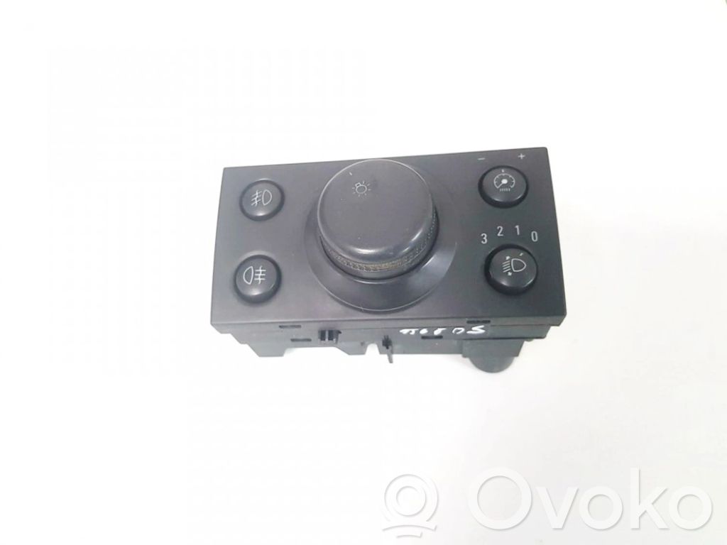 Light switch   2534403,2534403