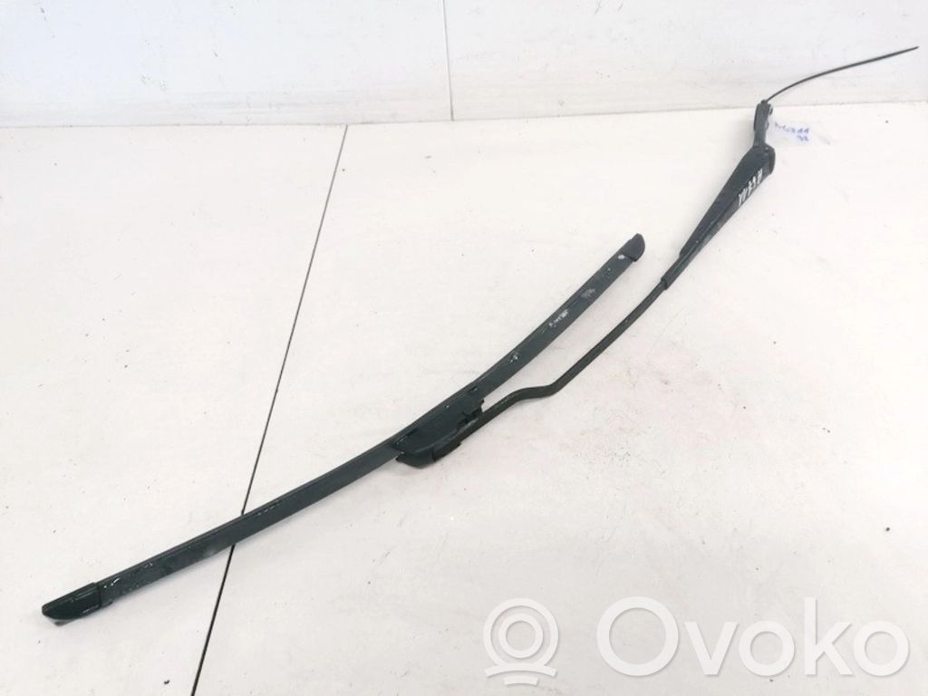 Volkswagen PASSAT B5 Braccio della spazzola tergicristallo anteriore 
