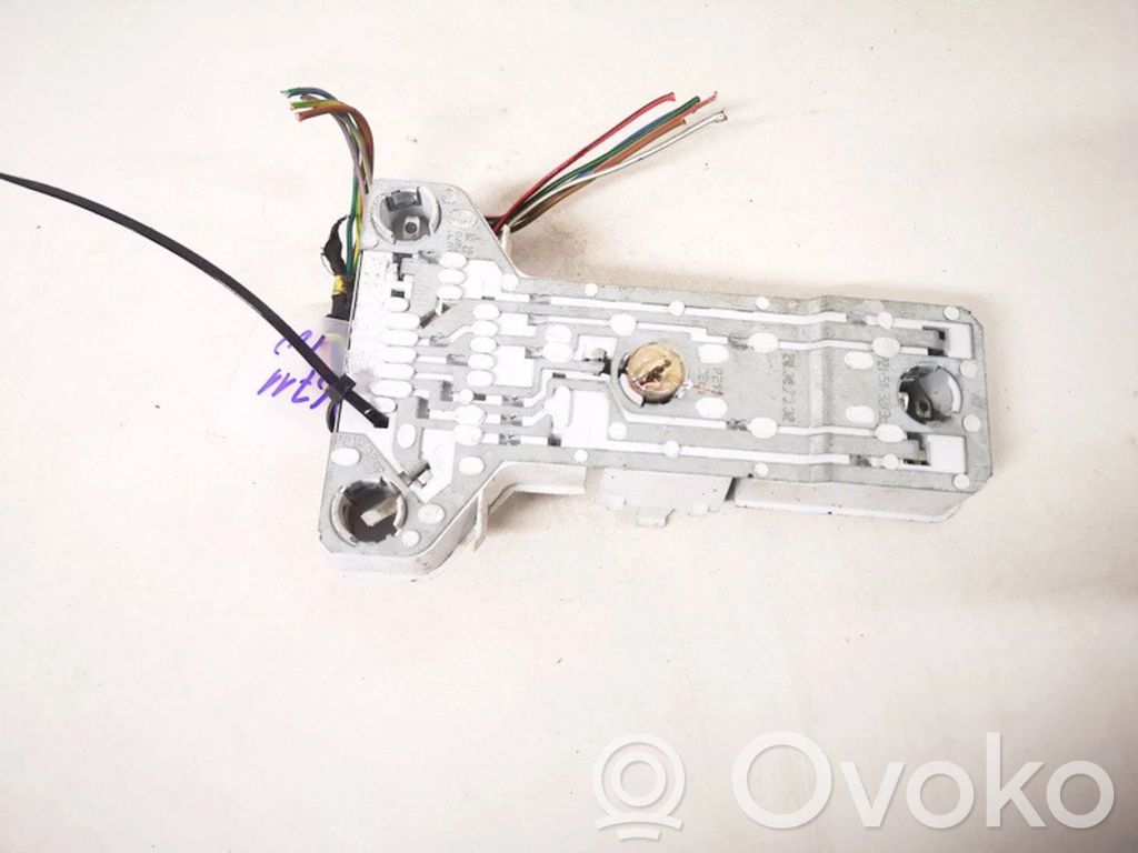 Volkswagen PASSAT B5 Suport becuri lampă spate 
