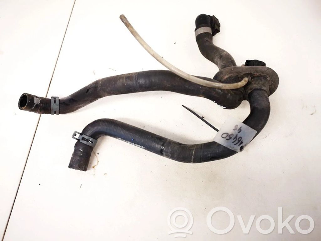 Audi A4 S4 B5 8D Tubo flessibile del liquido di raffreddamento del motore