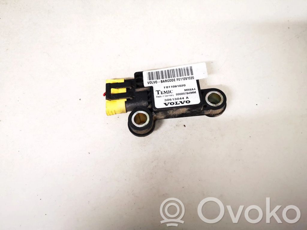 Volvo S40, V40 Senzor impact/declanșare airbag 