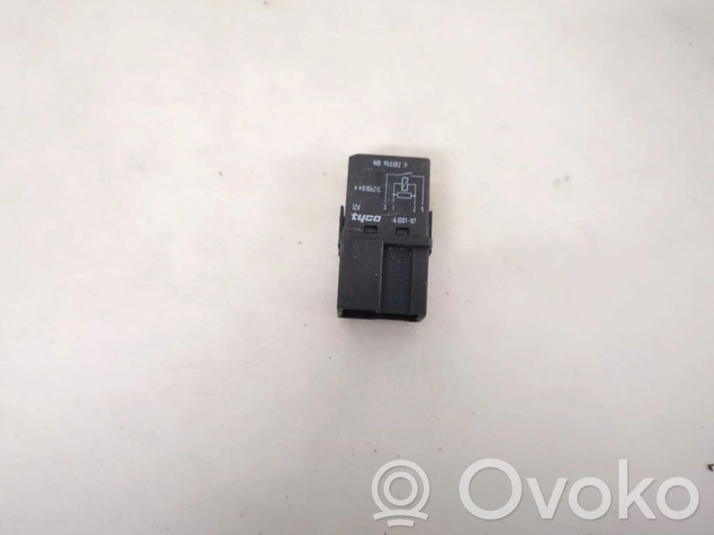 Altri relè   MB953382,MB953382
