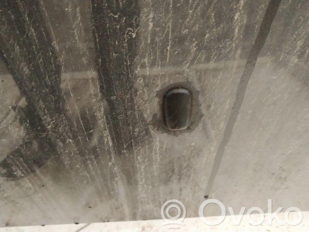 Ford Mondeo Mk III Buse de lave-glace