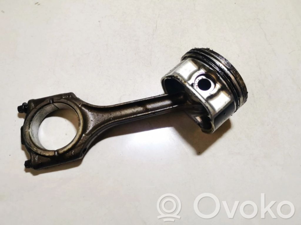 Audi A4 S4 B5 8D Piston avec bielle