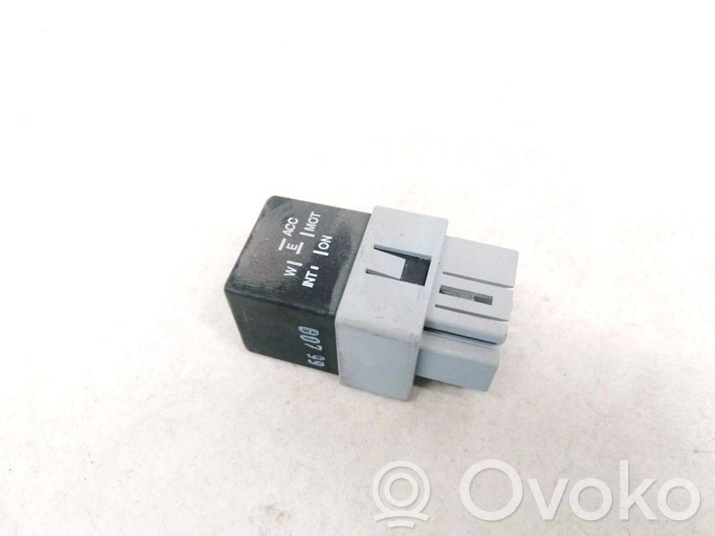 Alte relee   MB953394,72HM100,72HM100,MB953394