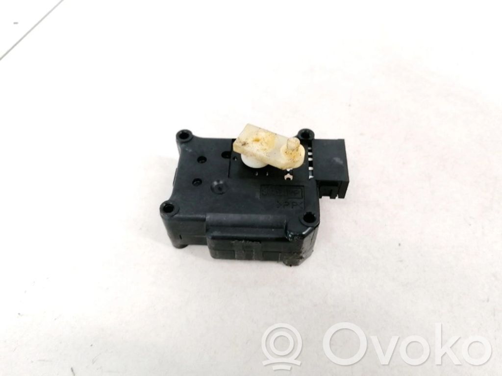 Nissan Almera Tino Silniczek nagrzewnicy