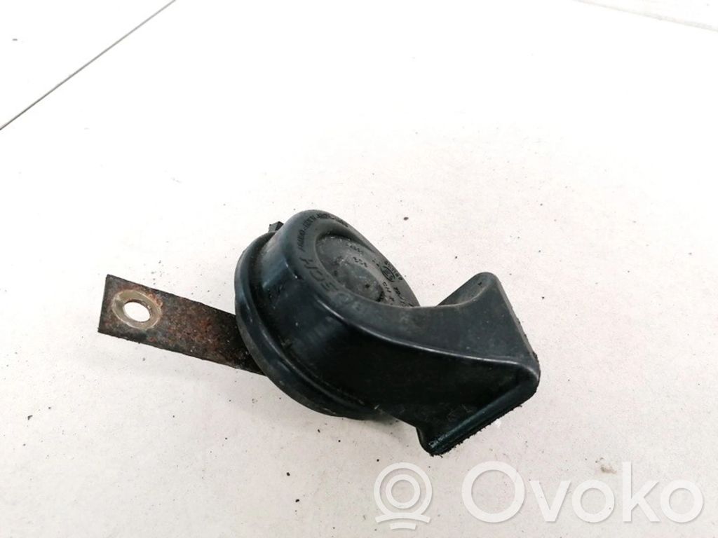Nissan Almera Tino Clacson