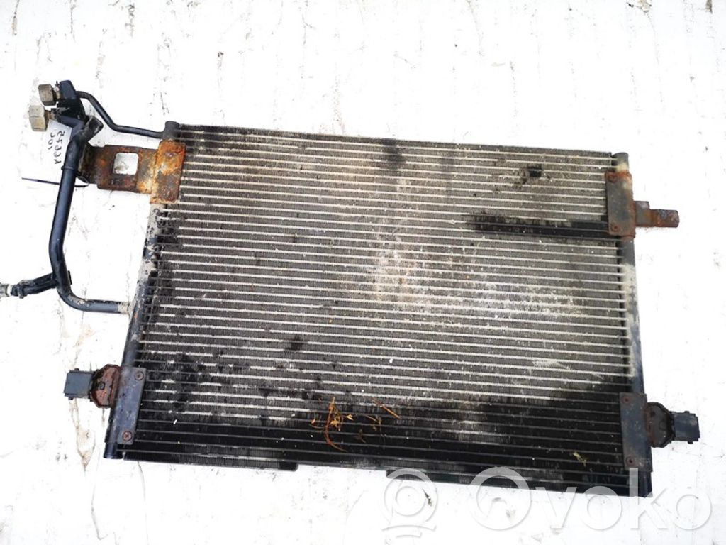 Audi 80 90 B3 Radiatore di raffreddamento A/C (condensatore) 