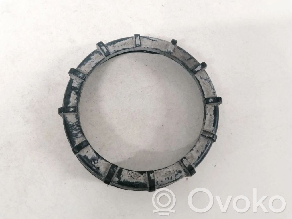 Volkswagen Touran I Inel/piuliță fixare pompă combustibil înecată