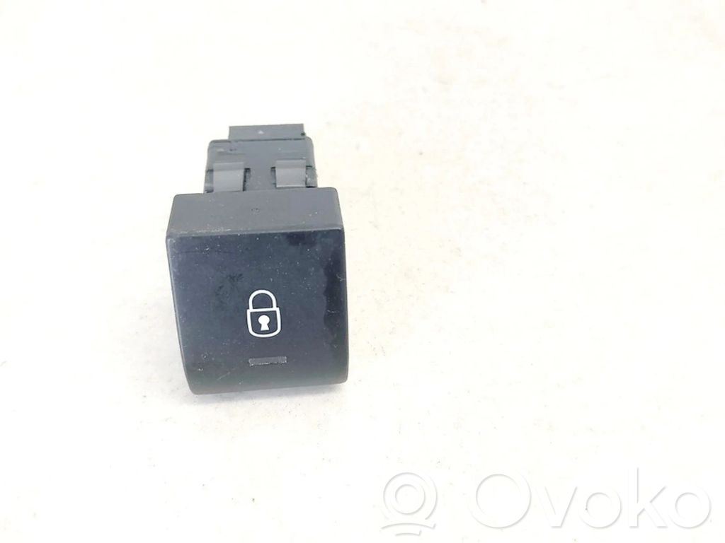 Peugeot 3008 I Central locking switch button 
