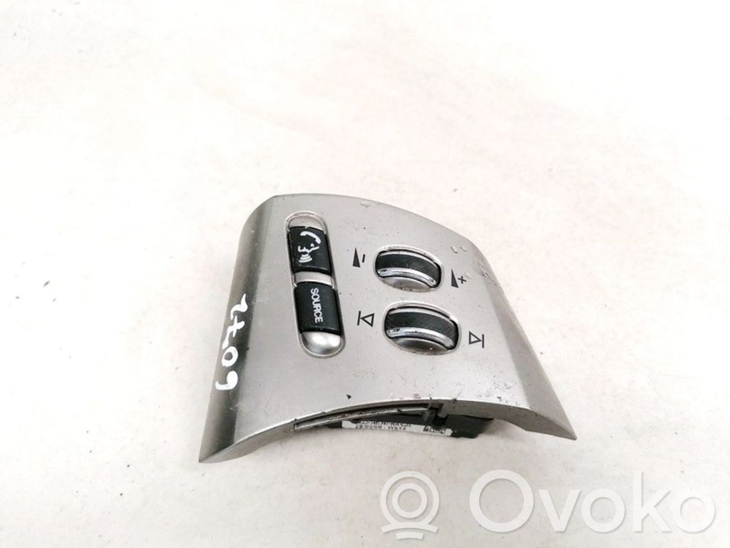 Jaguar XF Butoane/comutatoare pe volan